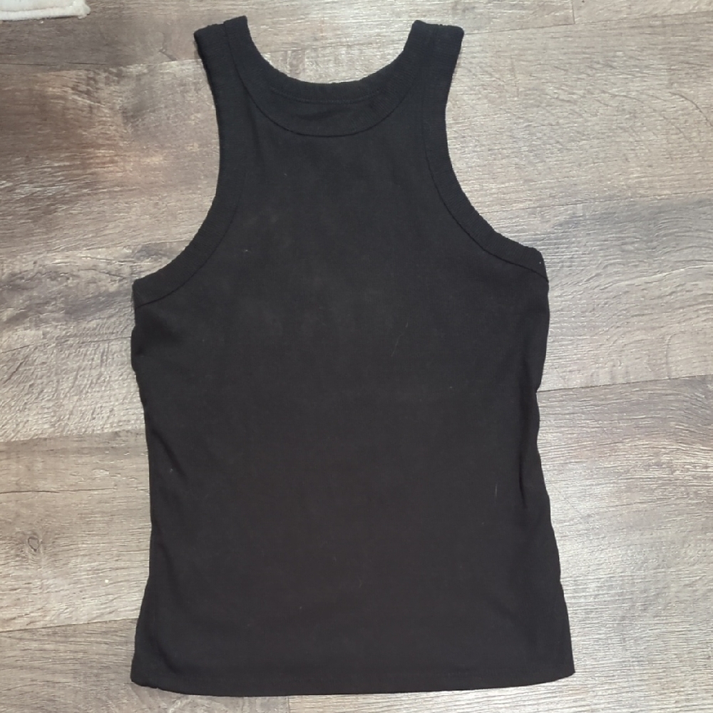 Assorted Tank Tops Collection - Picture 4 of 12
